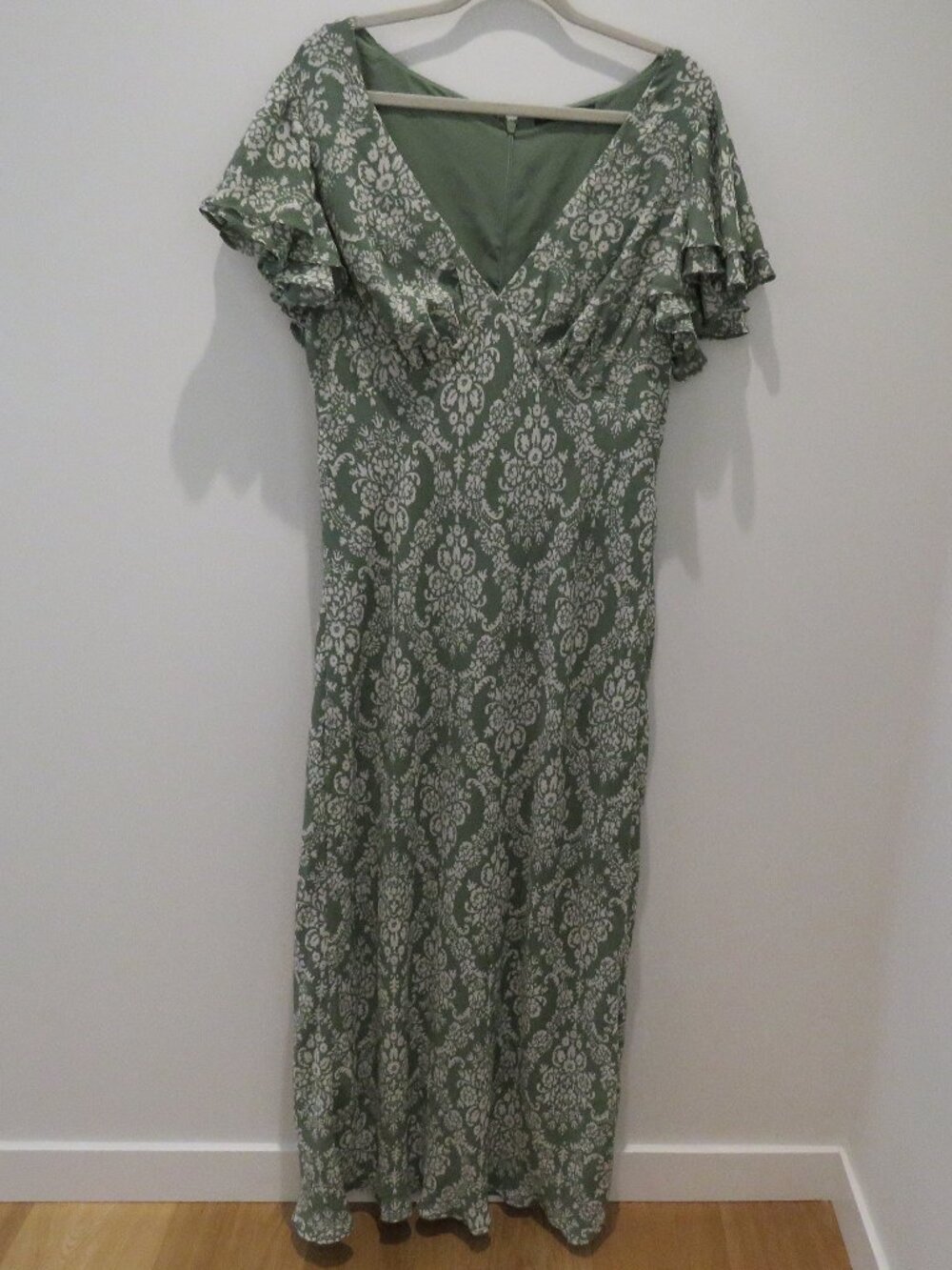 Abercrombie & Fitch Sage Green and Cream Floral Maxi Dress - Picture 2 of 16